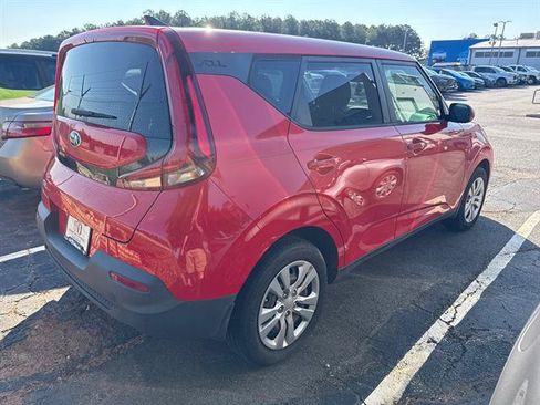 Used 2020 Kia Soul LX FWD image 2