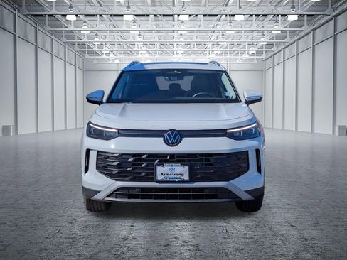 New 2026 Volkswagen Tiguan SE image 8