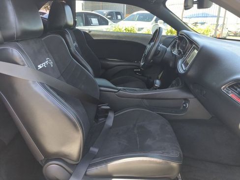 Used 2018 Dodge Challenger SRT Hellcat RWD image 15