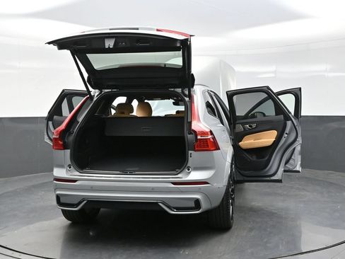 Used 2024 Volvo XC60 B5 Ultimate w/ Protection Package Premier AWD/4WD image 45