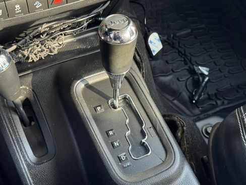 Used 2014 Jeep Wrangler Unlimited Sahara w/ Dual Top Group image 61