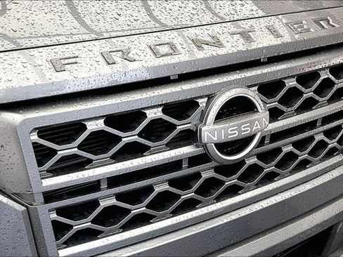 Used 2022 Nissan Frontier SV w/ Technology Package image 30