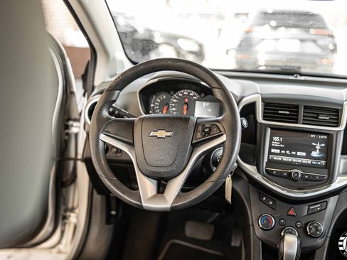 Used 2017 Chevrolet Sonic LS image 31