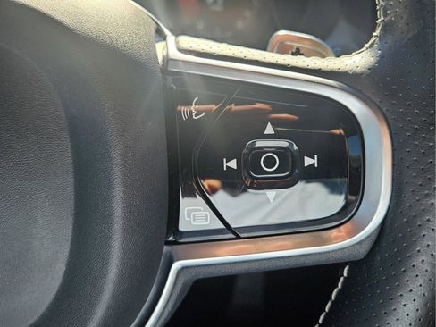 Used 2019 Volvo XC60 T8 R-Design w/ Advanced Package image 26