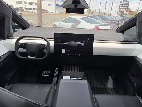 Used 2024 Tesla Cybertruck Cyberbeast AWD/4WD image 28