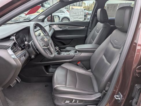 Certified 2022 Cadillac XT5 Sportv w/ LPO, ONYX Package AWD/4WD image 20