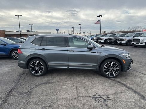 Used 2022 Volkswagen Tiguan SEL R-Line image 4