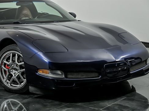 Used 2001 Chevrolet Corvette Z06 w/ Memory Pkg RWD image 2