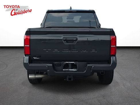 Used 2025 Toyota Tacoma TRD Off-Road AWD/4WD image 6