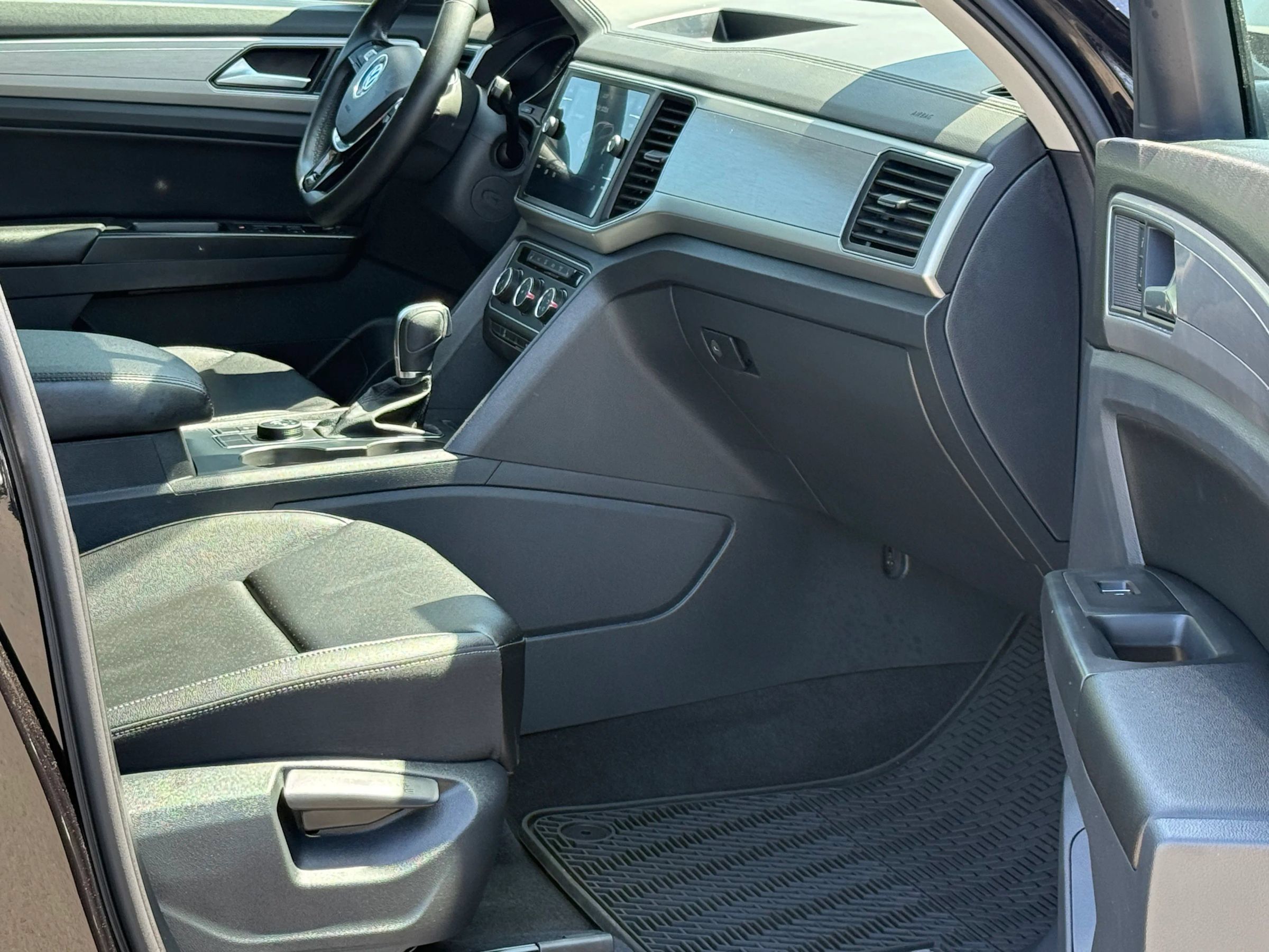 Used 2018 Volkswagen Atlas SE AWD/4WD image 29