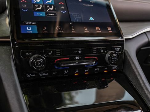 Used 2022 Jeep Grand Cherokee Limited image 35