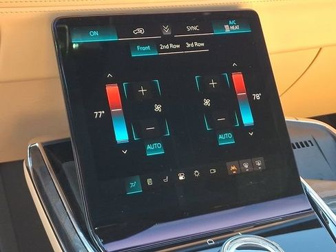 Used 2025 Cadillac Escalade IQ Luxury 2 AWD/4WD image 16
