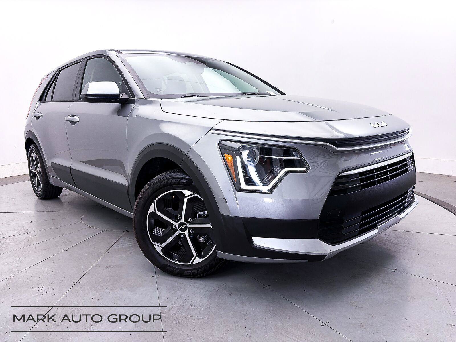 Used 2023 Kia Niro LX FWD image 1