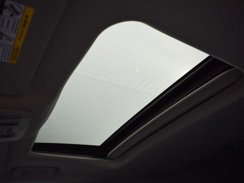 Used 2022 Toyota Highlander XLE image 21