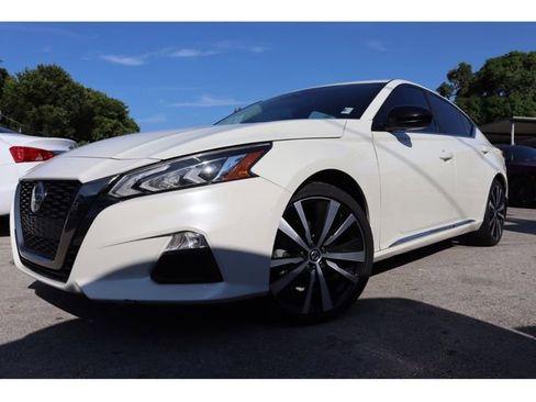 Used 2020 Nissan Altima 2.5 SR image 2
