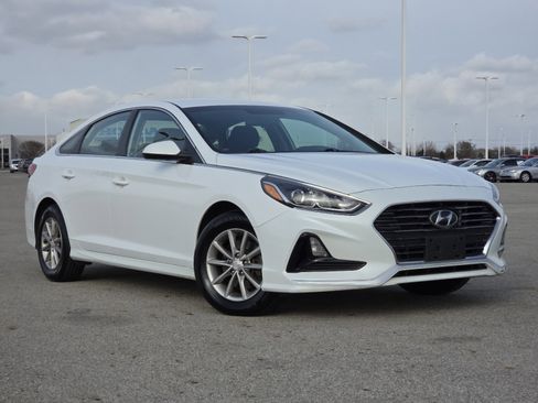 Used 2019 Hyundai Sonata SE image 2