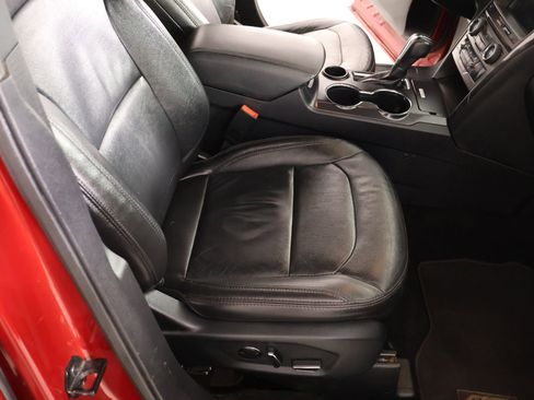 Used 2018 Ford Explorer XLT w/ Equipment Group 202A image 15
