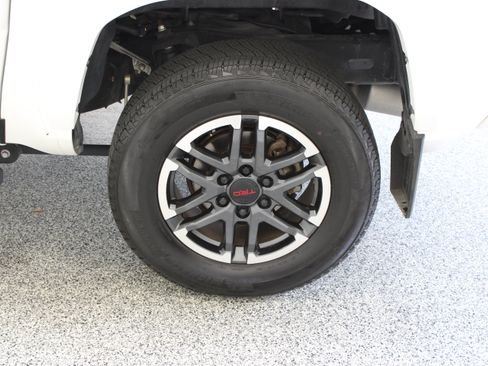 Used 2024 Toyota Tacoma TRD Sport RWD image 10