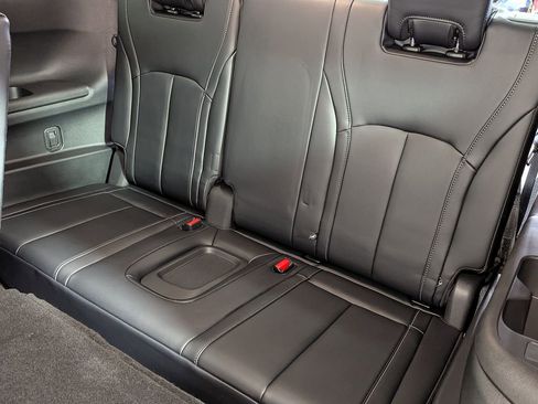 Used 2023 INFINITI QX60 Luxe w/ Performance Audio Package image 47