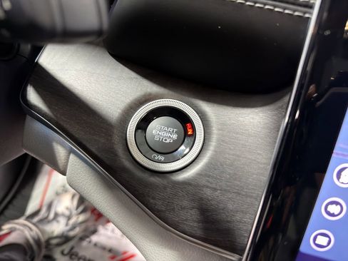 Used 2022 Jeep Grand Cherokee L Overland image 29