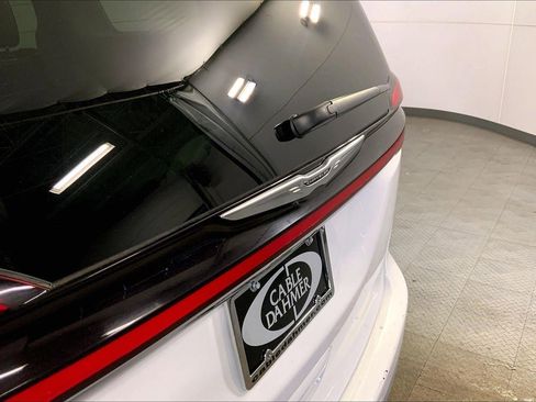 Used 2024 Chrysler Pacifica Touring-L FWD image 29