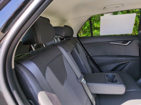 New 2026 Kia Niro EX FWD image 45