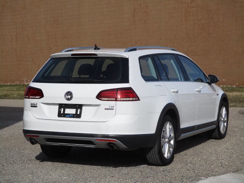 Used 2018 Volkswagen Golf Alltrack SE image 7