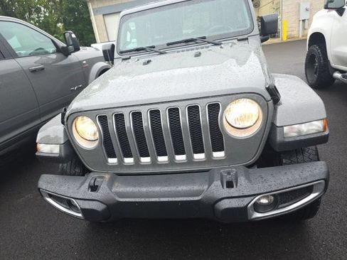 Used 2018 Jeep Wrangler Unlimited Sahara w/ Cold Weather Group AWD/4WD image 2