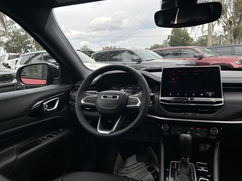 New 2026 Jeep Compass Latitude image 36