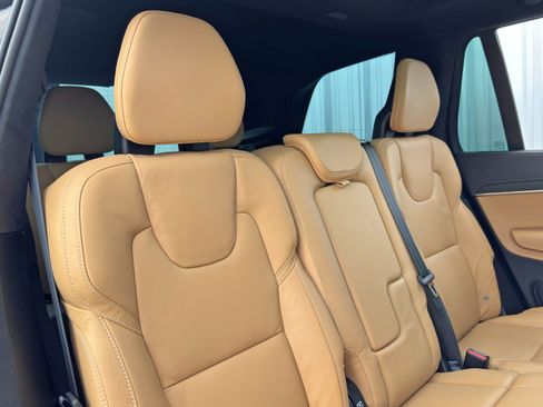 Used 2024 Volvo XC90 T8 Ultimate w/ Lounge Package image 38