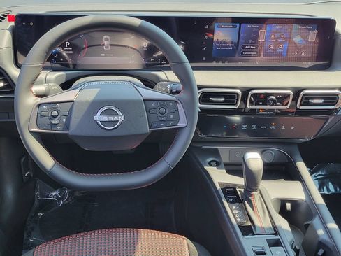 New 2026 Nissan Sentra SR w/ Floor Mat Package FWD image 7