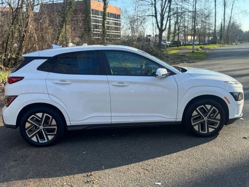 Used 2023 Hyundai Kona SEL image 6