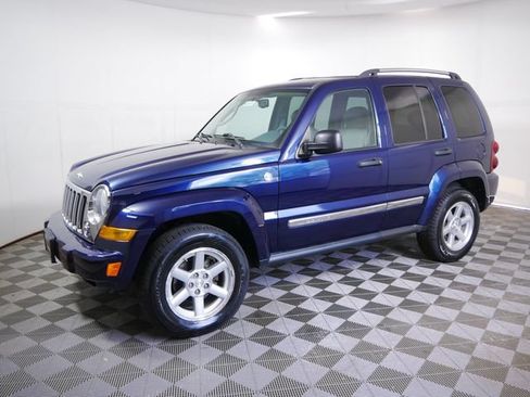 Used 2007 Jeep Liberty Limited AWD/4WD image 5