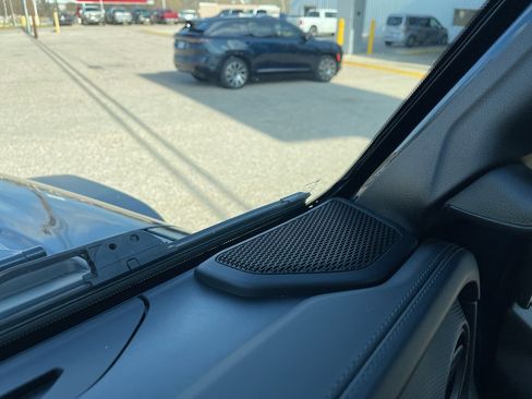 Used 2025 Jeep Wrangler Rubicon image 34