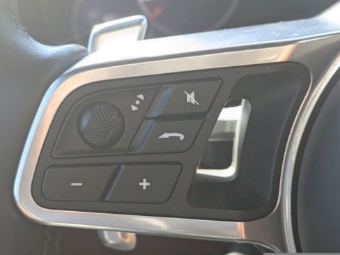 Used 2022 Porsche Cayenne Platinum Edition image 20