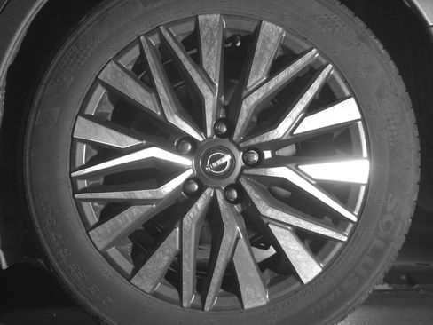 Used 2025 Nissan Altima 2.5 SV image 14