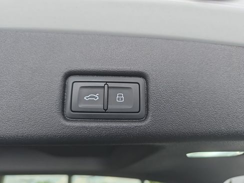 Certified 2025 Audi Q5 Premium w/ Convenience Package AWD/4WD image 25