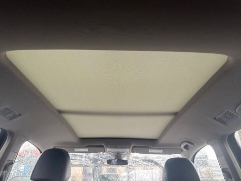 Used 2018 Volkswagen Atlas SEL Premium image 32