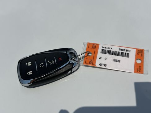 Used 2023 Chevrolet Traverse LT FWD image 38