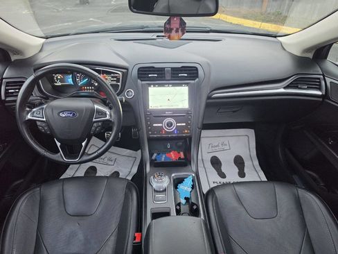 Used 2018 Ford Fusion Titanium AWD/4WD image 9