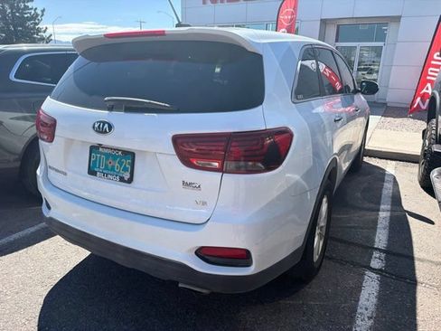 Used 2019 Kia Sorento AWD V6 image 12