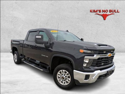 Used 2024 Chevrolet Silverado 2500 LT image 1