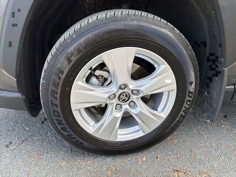 Used 2021 Toyota RAV4 XLE w/ XLE Grade Weather Package AWD/4WD image 5