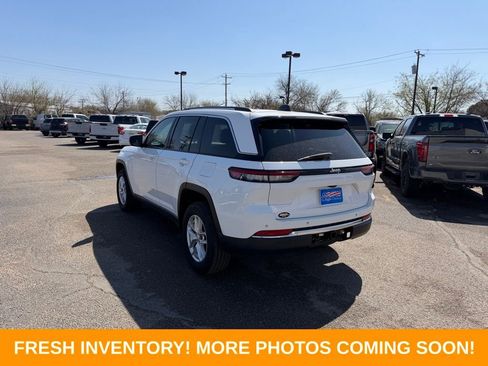 Used 2023 Jeep Grand Cherokee Laredo image 4