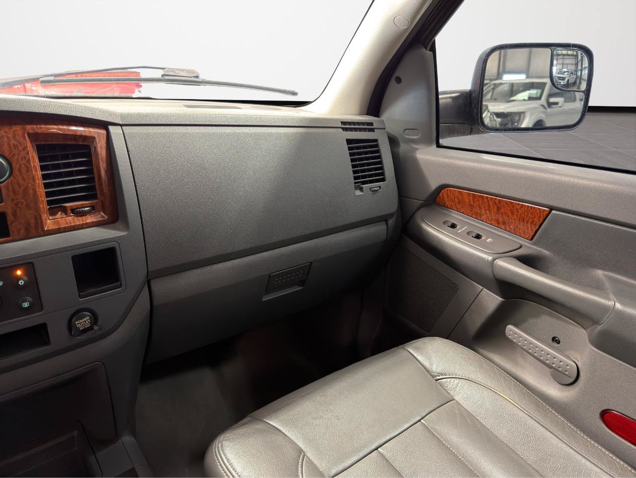 Used 2006 Dodge Ram 2500 Truck SLT AWD/4WD image 23