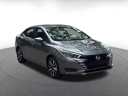 Used 2025 Nissan Versa SV FWD image 3