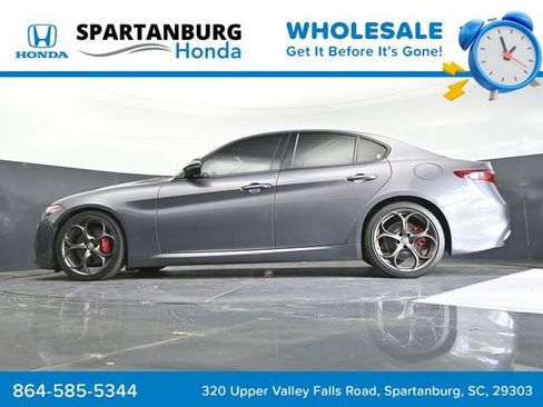 Used 2017 Alfa Romeo Giulia Ti w/ TI 19" Sport Package RWD image 39