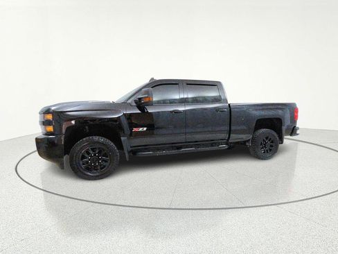 Used 2018 Chevrolet Silverado 2500 LTZ w/ Duramax Plus Package AWD/4WD image 4