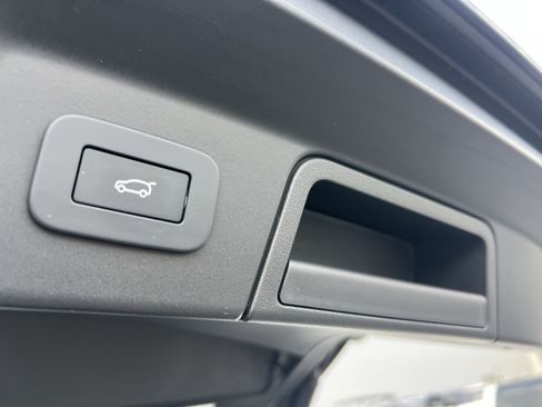 Certified 2026 Land Rover Range Rover Velar S AWD/4WD image 36