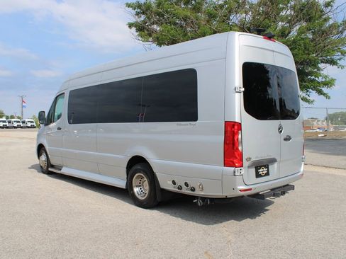 Used 2021 Mercedes-Benz Sprinter 3500 image 7